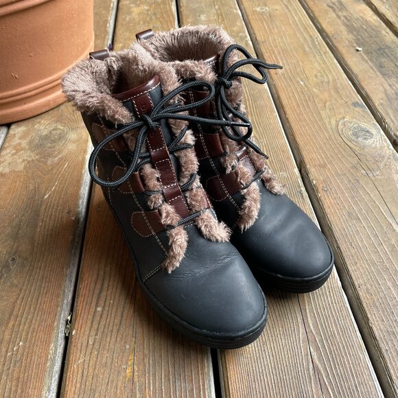 EUC Bionica Genova Black Leather Wedge Lace Up Bootie in Women's 9M - Picture 1 of 11
